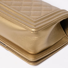 Load image into Gallery viewer, 新品同様 CHANEL シャネル ボーイシャネル ショルダーバッグ 25番台 キャビアスキン メタル ゴールド マッドブラック金具 中古 4a003490