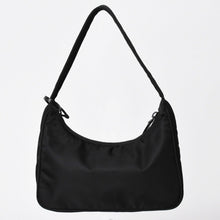Load image into Gallery viewer, 極美品 PRADA プラダ ホーボー ワンショルダーバッグ MV519 ナイロン ブラック トライアングルロゴ シルバー金具 中古 4a003553