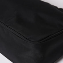 Load image into Gallery viewer, 極美品 PRADA プラダ ホーボー ワンショルダーバッグ MV519 ナイロン ブラック トライアングルロゴ シルバー金具 中古 4a003553