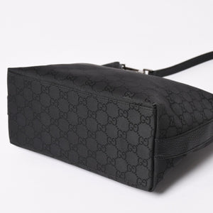 極美品 GUCCI グッチ ワンショルダーホーボーバッグ GGキャンバス ショルダーバッグ ブラック 三日月型 28335 中古 4a003461