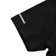 画像をギャラリービューアに読み込む, 新品同様 CHROME HEARTS クロムハーツ ネックロゴ プリントポケットTシャツ 半袖Tシャツ ブラック Sサイズ スクロールラベル CHロゴ 中古 4a004022