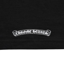 画像をギャラリービューアに読み込む, 新品同様 CHROME HEARTS クロムハーツ ネックロゴ プリントポケットTシャツ 半袖Tシャツ ブラック Sサイズ スクロールラベル CHロゴ 中古 4a004022