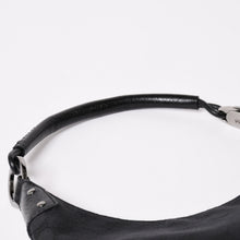 Load image into Gallery viewer, 極美品 GUUCI グッチ ワンショルダーバッグ GGキャンバス レザー ブラック シルバー金具 115003 中古 4a003511