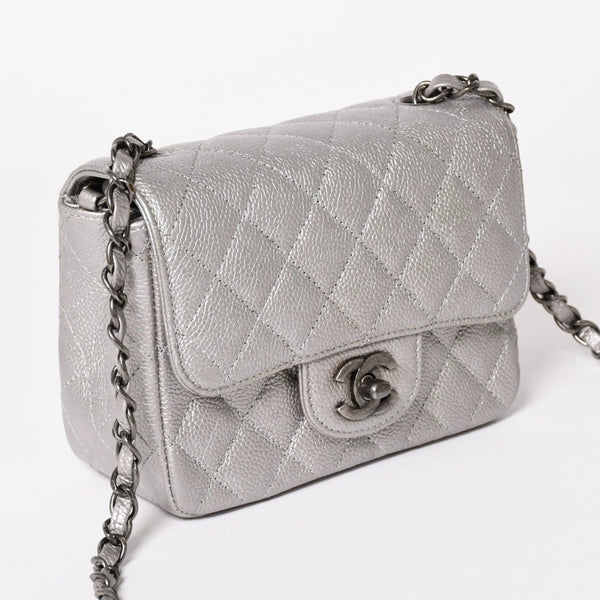 Like new CHANEL Mini Matelasse 17 S Flap S Chain Shoulder Bag No. 24 Coco Mark Caviar Skin Silver Used 4a003649