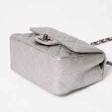 画像をギャラリービューアに読み込む, 新品同様 CHANEL シャネル ミニマトラッセ17 Sフラップ Sチェーンショルダーバッグ 24番台 ココマーク キャビアスキン シルバー 中古 4a003649
