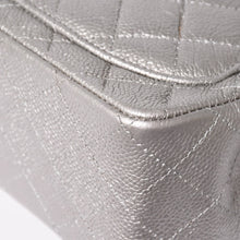 画像をギャラリービューアに読み込む, 新品同様 CHANEL シャネル ミニマトラッセ17 Sフラップ Sチェーンショルダーバッグ 24番台 ココマーク キャビアスキン シルバー 中古 4a003649