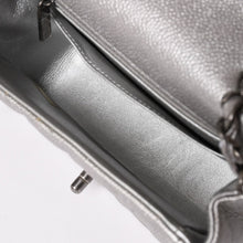 画像をギャラリービューアに読み込む, 新品同様 CHANEL シャネル ミニマトラッセ17 Sフラップ Sチェーンショルダーバッグ 24番台 ココマーク キャビアスキン シルバー 中古 4a003649