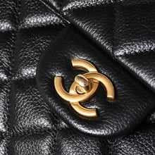 画像をギャラリービューアに読み込む, 新品同様 2025年 CHANEL シャネル AS4661 ジャンボ マトラッセ デカマトラッセ ショルダーバッグ ブラック 中古 4a003601