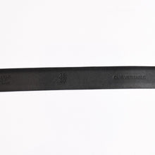 Load image into Gallery viewer, 新品同様品 CHANEL シャネル ココマークバックルレザーベルト 30インチ カーフスキン F24 P刻印 メタルフレーム 2023年 ファッション小物 アクセサリー ブラック ココマーク 中古 4a003608