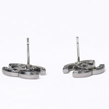 Load image into Gallery viewer, 極美品 CHANEL シャネル ピアス ココマーク スターバースト A15C メタル earrings COCO Starburst A15C metal 美品 中古 4a000656