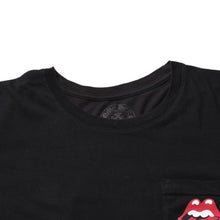 Load image into Gallery viewer, CHROME HEARTS クロムハーツ ザ ローリング・ストーンズ コラボレーションTシャツ ポケットTシャツ リップ&amp;タン ホースシュー スクロールラベル ベロマーク ブラック XLサイズ 美品 中古 4a003779