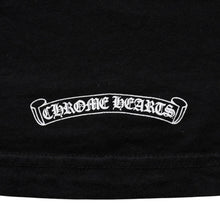 Load image into Gallery viewer, CHROME HEARTS クロムハーツ ザ ローリング・ストーンズ コラボレーションTシャツ ポケットTシャツ リップ&amp;タン ホースシュー スクロールラベル ベロマーク ブラック XLサイズ 美品 中古 4a003779