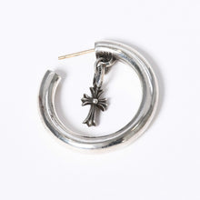 Load image into Gallery viewer, 極美品 CHROME HEARTS クロムハーツ HOOP FAT SML STACK CHCRS CHクロス フープピアス 重量約14.46g シルバー925 片耳用 中古 4a003607