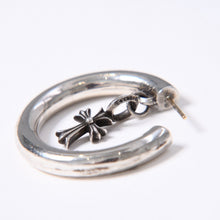 Load image into Gallery viewer, 極美品 CHROME HEARTS クロムハーツ HOOP FAT SML STACK CHCRS CHクロス フープピアス 重量約14.46g シルバー925 片耳用 中古 4a003607