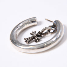 Load image into Gallery viewer, 極美品 CHROME HEARTS クロムハーツ HOOP FAT SML STACK CHCRS CHクロス フープピアス 重量約14.46g シルバー925 片耳用 中古 4a003607