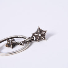 Load image into Gallery viewer, 極美品 CHROME HEARTS クロムハーツ PAPER OVAL STAR DROP ペーパーオーバルスター ドロップピアス 重量約13.14g 片耳用 中古 4a003613