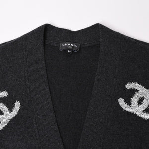 New and unused CHANEL 22AW Cashmere Knit Cardigan P72997K10494 Size 38 Here Mark Glitter Charcoal Used 4a003614