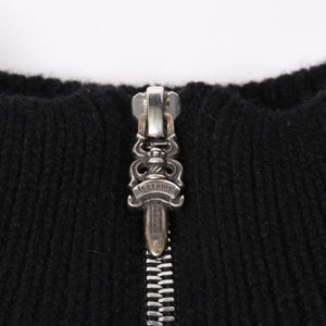 新品未使用 CHROME HEARTS クロムハーツ ハーフジップニットセーター カシミヤ シルバー925 Mサイズ ニット ラムレザー ダガー CHクロスパッチ スクロールラベル 中古 4a003755