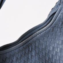 画像をギャラリービューアに読み込む, BOTTEGA VENETA ボッテガヴェネタ イントレチャート ホーボーバッグ ハンドバッグ ブルーグレー ブラックメタル ラムスキン WS25832 美品 中古 4a003450