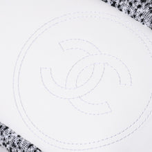 画像をギャラリービューアに読み込む, 極美品 CHANEL シャネル クルーズコレクション パイル ビーチバッグ テリークロス ココマーク ホワイト グレー トートバッグ A73336 中古 4a003517