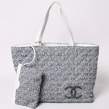 画像をギャラリービューアに読み込む, 極美品 CHANEL シャネル クルーズコレクション パイル ビーチバッグ テリークロス ココマーク ホワイト グレー トートバッグ A73336 中古 4a003517