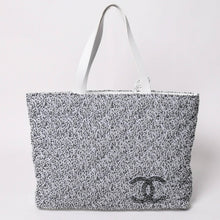 画像をギャラリービューアに読み込む, 極美品 CHANEL シャネル クルーズコレクション パイル ビーチバッグ テリークロス ココマーク ホワイト グレー トートバッグ A73336 中古 4a003517