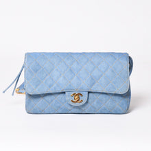 画像をギャラリービューアに読み込む, 極美品 CHANEL シャネル マトラッセ デニム バックパック リュックサック 4番台 ターンロック インディゴ ブルー ゴールド金具 中古 4a003650