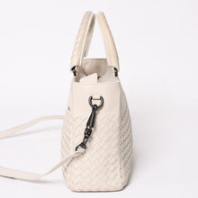 Load image into Gallery viewer, BOTTEGA VENETA ボッテガ ヴェネタ イントレチャート 2WAY バッグ ショルダーバッグ ハンドバッグ オフホワイト ブラック金具 4a003701