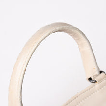 Load image into Gallery viewer, BOTTEGA VENETA ボッテガ ヴェネタ イントレチャート 2WAY バッグ ショルダーバッグ ハンドバッグ オフホワイト ブラック金具 4a003701