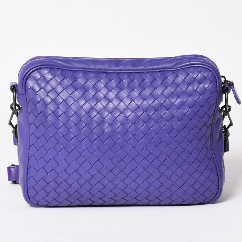 BOTTEGA VENETA ボッテガヴェネタ イントレチャート ナッパ メッセンジャー ショルダーバッグ ナッパレザー ラムスキン パープル ブロンズシルバー金具 美品 中古 4a003708