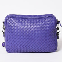 Load image into Gallery viewer, BOTTEGA VENETA ボッテガヴェネタ イントレチャート ナッパ メッセンジャー ショルダーバッグ ナッパレザー ラムスキン パープル ブロンズシルバー金具 美品 中古 4a003708