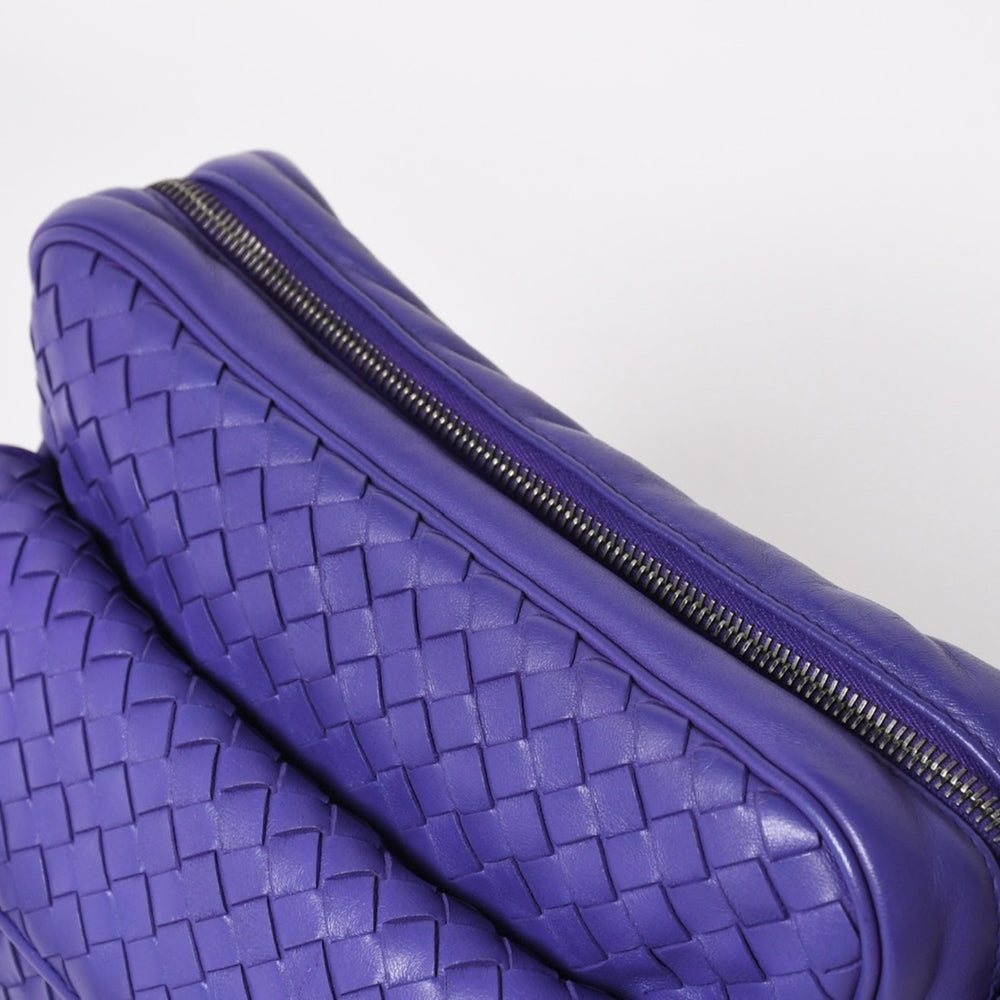 BOTTEGA VENETA ボッテガヴェネタ イントレチャート ナッパ メッセンジャー ショルダーバッグ ナッパレザー ラムスキン パープル ブロンズシルバー金具 美品 中古 4a003708