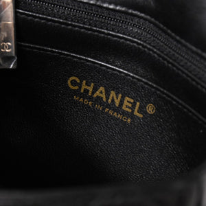 Like new CHANEL Mini Matelasse 17 S Flap S Chain Shoulder Bag 18th Series Coco Mark Lambskin Black Used 4a003658