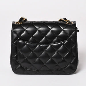 Like new CHANEL Mini Matelasse 17 S Flap S Chain Shoulder Bag 18th Series Coco Mark Lambskin Black Used 4a003658