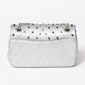 CHANEL シャネル シェブロン スタッド ウォーズ チェーンショルダーバッグ 24番台 ココマーク カーフスキン シルバー金具 美品 中古 4a003691