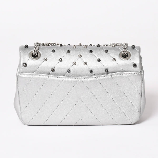 CHANEL シャネル シェブロン スタッド ウォーズ チェーンショルダーバッグ 24番台 ココマーク カーフスキン シルバー金具 美品 中古 4a003691