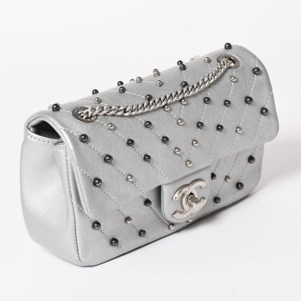 CHANEL シャネル シェブロン スタッド ウォーズ チェーンショルダーバッグ 24番台 ココマーク カーフスキン シルバー金具 美品 中古 4a003691