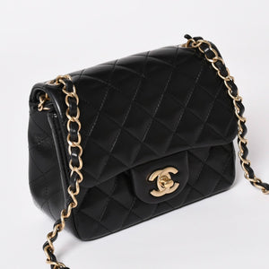 Like new CHANEL Mini Matelasse 17 S Flap S Chain Shoulder Bag 18th Series Coco Mark Lambskin Black Used 4a003658
