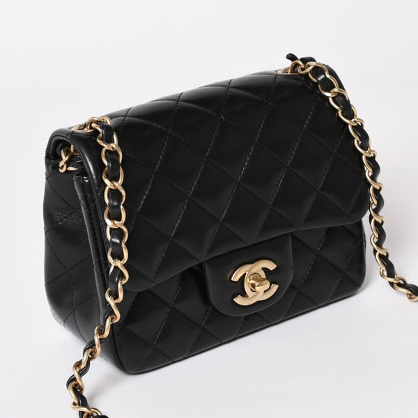 Like new CHANEL Mini Matelasse 17 S Flap S Chain Shoulder Bag 18th Series Coco Mark Lambskin Black Used 4a003658