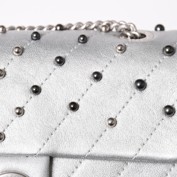CHANEL シャネル シェブロン スタッド ウォーズ チェーンショルダーバッグ 24番台 ココマーク カーフスキン シルバー金具 美品 中古 4a003691