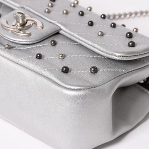 CHANEL シャネル シェブロン スタッド ウォーズ チェーンショルダーバッグ 24番台 ココマーク カーフスキン シルバー金具 美品 中古 4a003691