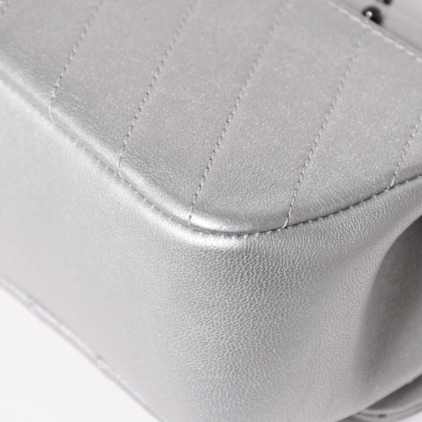CHANEL シャネル シェブロン スタッド ウォーズ チェーンショルダーバッグ 24番台 ココマーク カーフスキン シルバー金具 美品 中古 4a003691