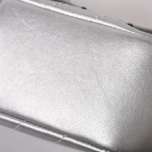 CHANEL シャネル シェブロン スタッド ウォーズ チェーンショルダーバッグ 24番台 ココマーク カーフスキン シルバー金具 美品 中古 4a003691