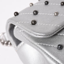 画像をギャラリービューアに読み込む, CHANEL シャネル シェブロン スタッド ウォーズ チェーンショルダーバッグ 24番台 ココマーク カーフスキン シルバー金具 美品 中古 4a003691