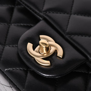 Like new CHANEL Mini Matelasse 17 S Flap S Chain Shoulder Bag 18th Series Coco Mark Lambskin Black Used 4a003658