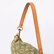 Load image into Gallery viewer, 極美品 LOUIS VUITTON ルイヴィトン ミニ プリーティ ワンショルダーバッグ M95217 モノグラム デニム カーキ ゴールド金具 中古 4a003584