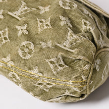 Load image into Gallery viewer, 極美品 LOUIS VUITTON ルイヴィトン ミニ プリーティ ワンショルダーバッグ M95217 モノグラム デニム カーキ ゴールド金具 中古 4a003584