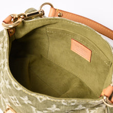 Load image into Gallery viewer, 極美品 LOUIS VUITTON ルイヴィトン ミニ プリーティ ワンショルダーバッグ M95217 モノグラム デニム カーキ ゴールド金具 中古 4a003584