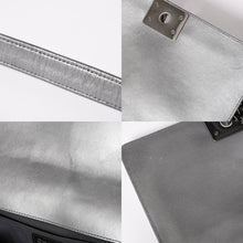 Load image into Gallery viewer, 極美品 CHANEL シャネル ボーイシャネル チェーンショルダーバッグ 20番台 ツイード レザー シルバー金具 中古 4a003664