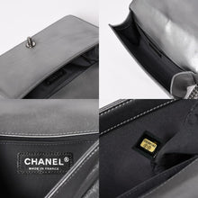 Load image into Gallery viewer, 極美品 CHANEL シャネル ボーイシャネル チェーンショルダーバッグ 20番台 ツイード レザー シルバー金具 中古 4a003664